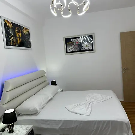 Cosy 2br Near Airport - Self Check-in 24hr Apartament