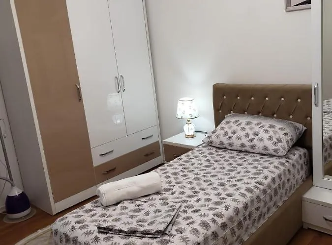 Cosy 2br Near Airport - Self Check-in 24hr Appartement *
