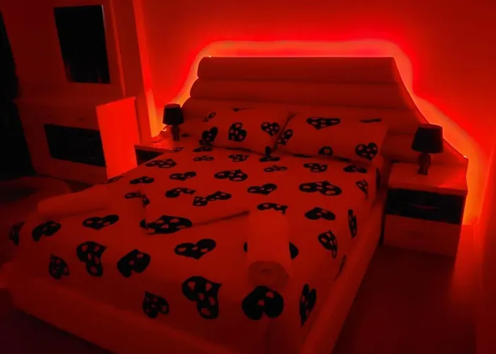 Cosy 2br Near Airport - Self Check-in 24hr Appartement *