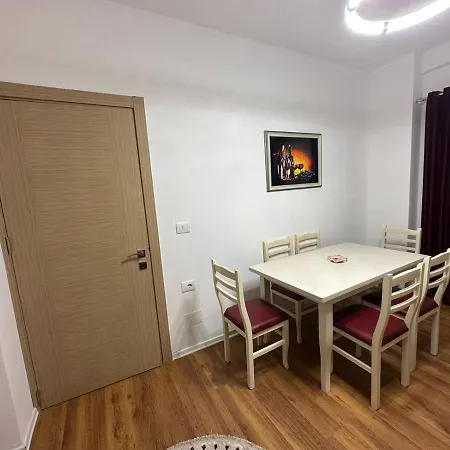 Cosy 2br Near Airport - Self Check-in 24hr Apartment Tirana