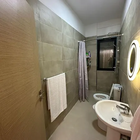 Cosy 2br Near Airport - Self Check-in 24hr Тирана