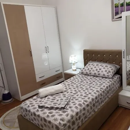 Cosy 2br Near Airport - Self Check-in 24hr Апартаменты *