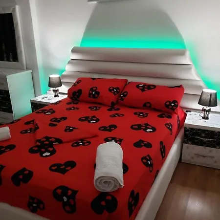 Cosy 2br Near Airport - Self Check-in 24hr Апартаменты Тирана