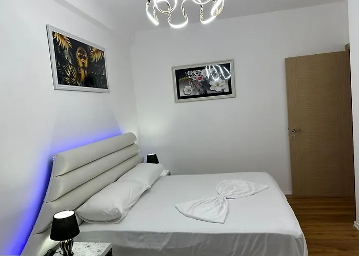 Cosy 2br Near Airport - Self Check-in 24hr Appartamento